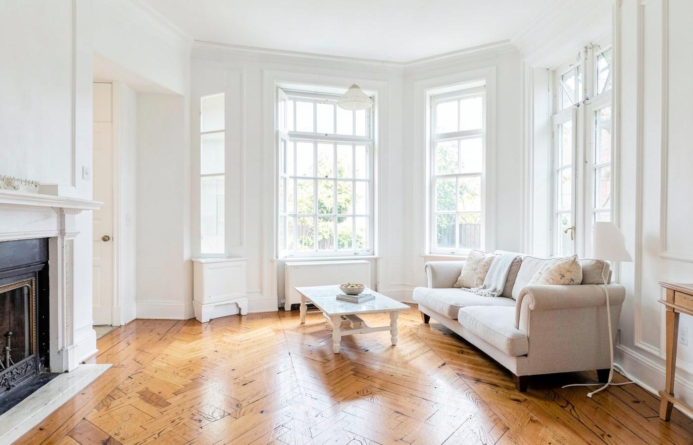 Bright Georgian sitting room with sash windows